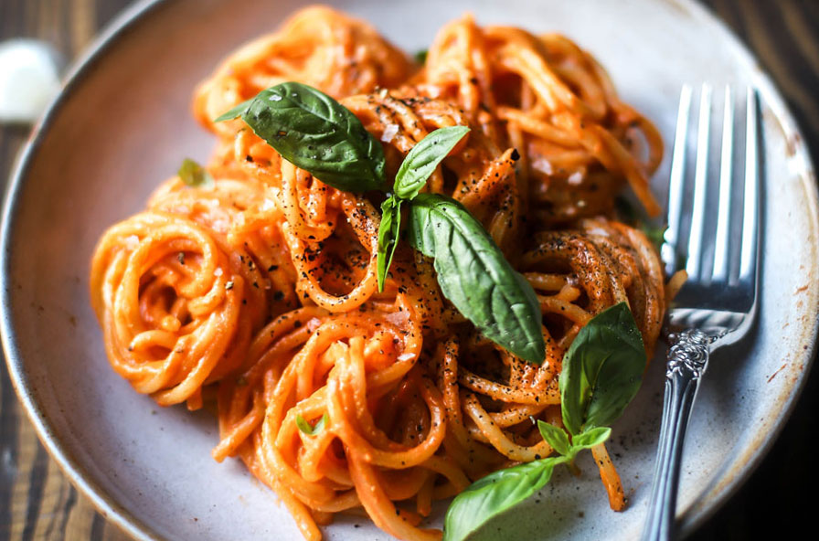Roasted Pepper, Cashew & Garlic Spaghetti