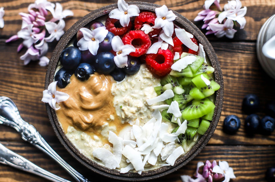 Creamy Mango, Coconut & Lime Overnight Oats –