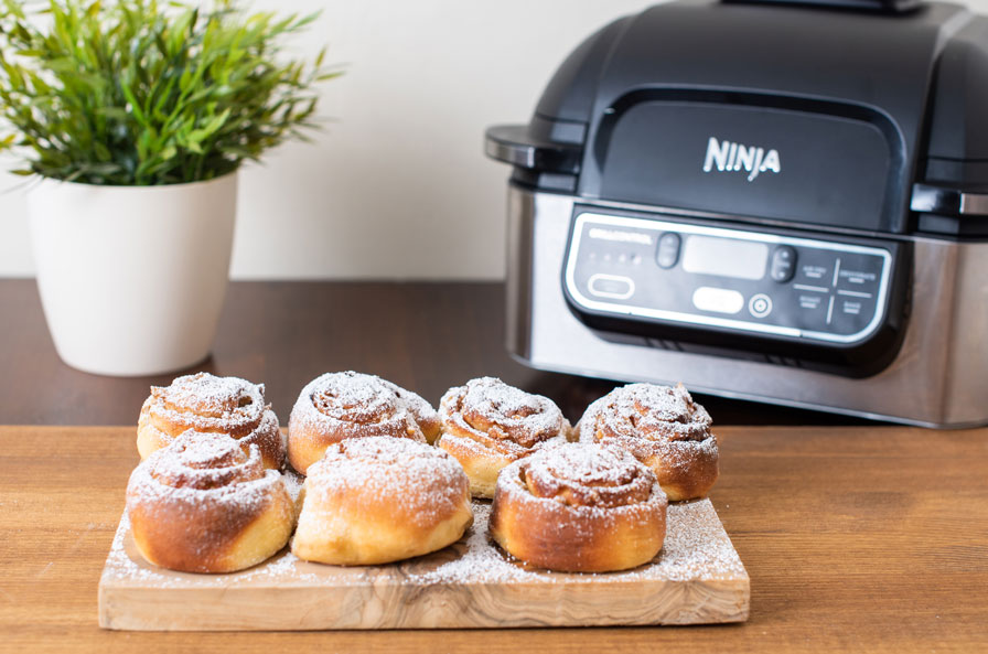 Cinnamon Rolls with Pecans –