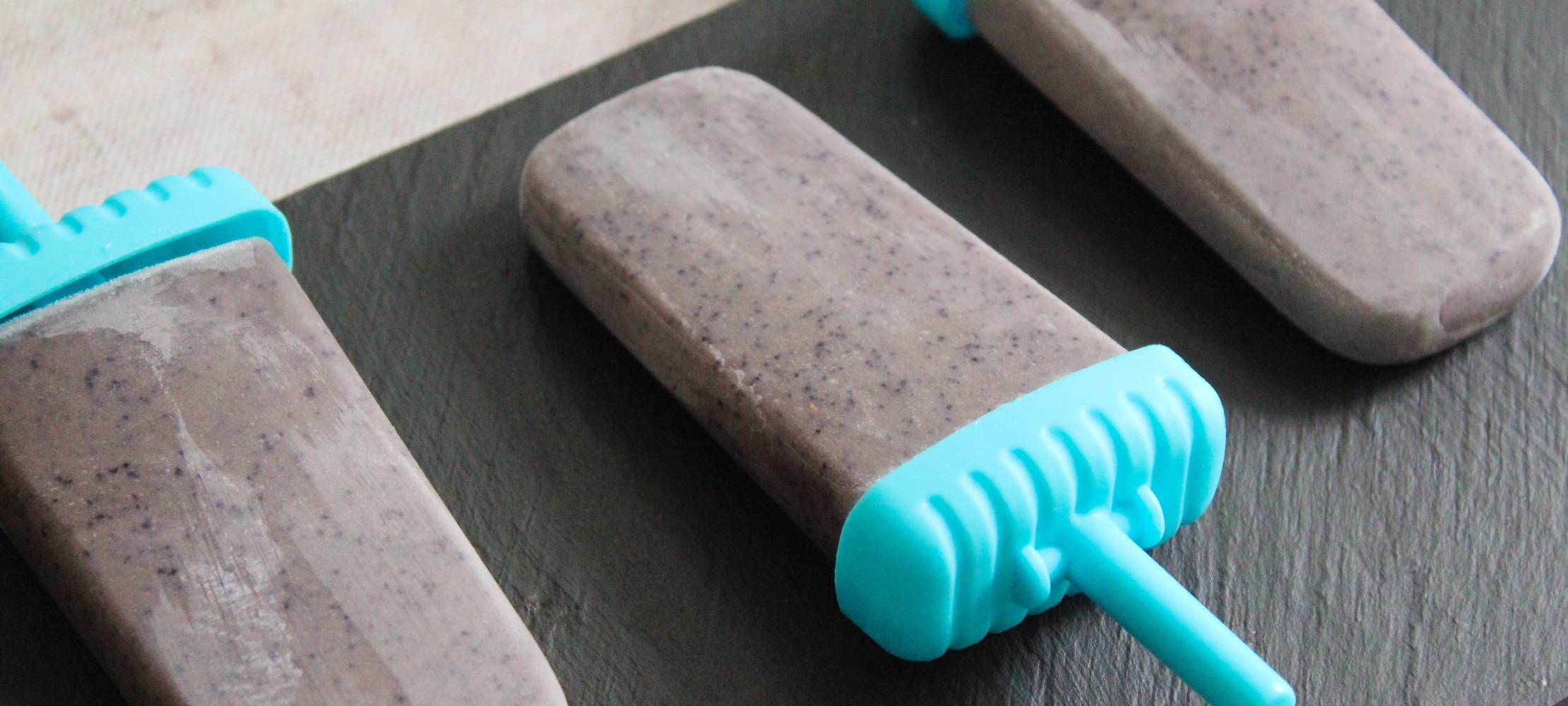 Blueberry Smoothie Lollies –