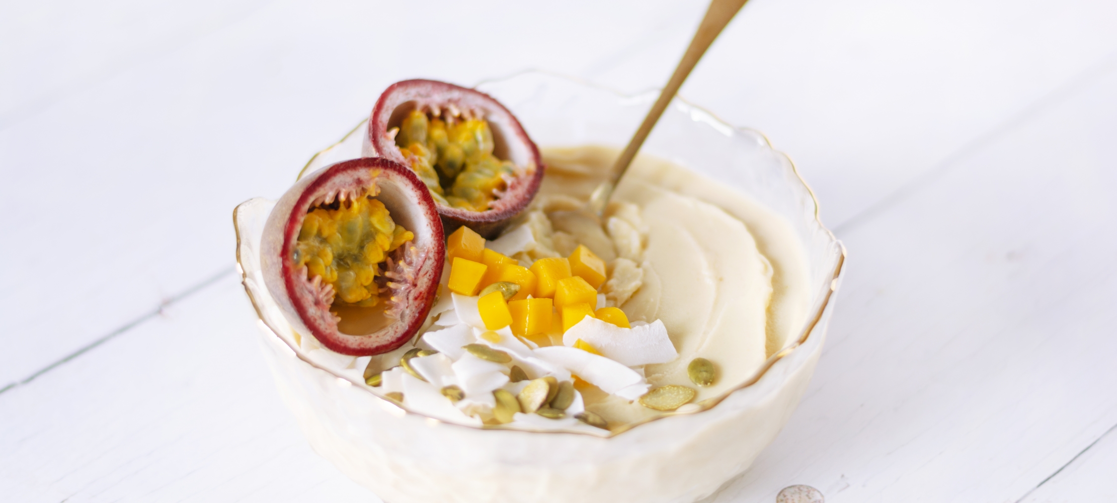 Ginger Shot Smoothie Bowl –