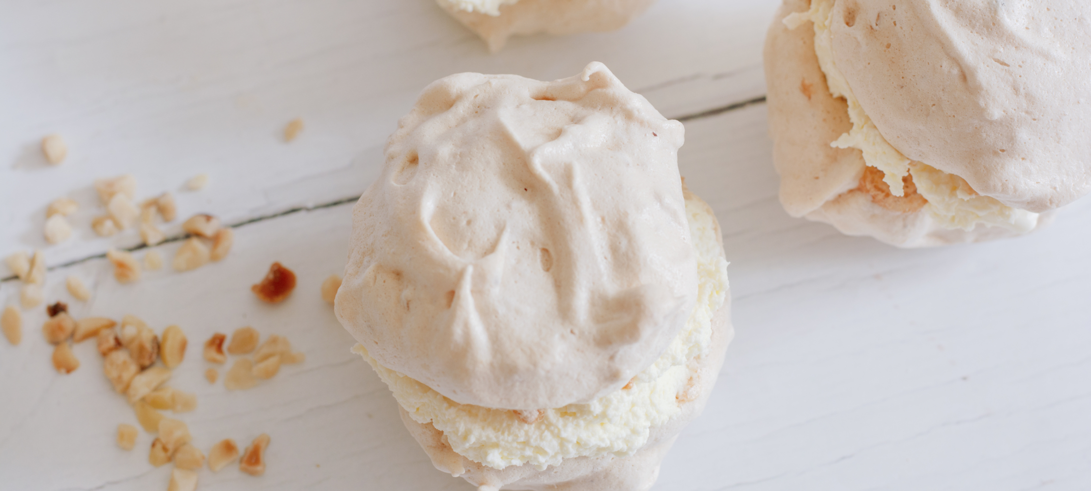 Hazelnut meringues –