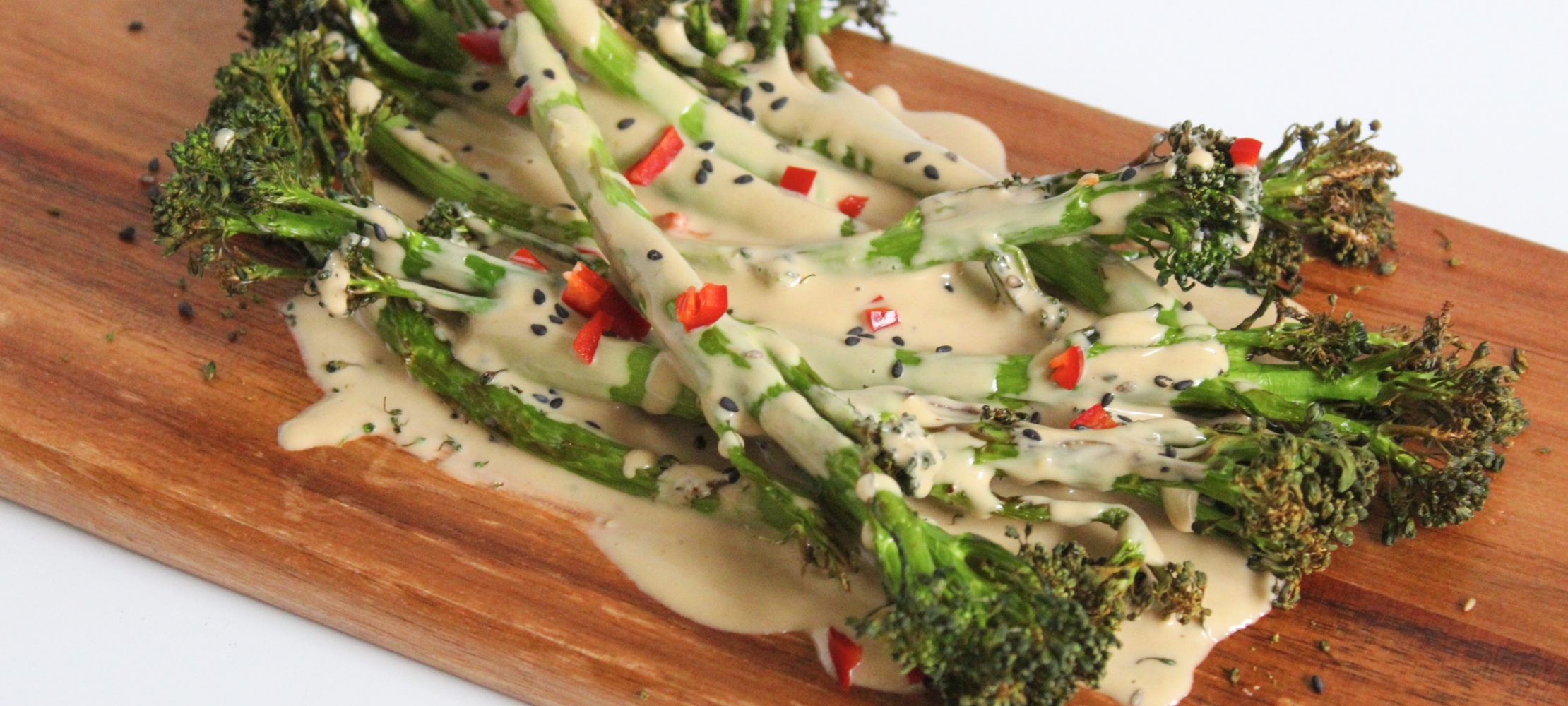 Air Fry Brokkoli mit SesamTahiniDressing